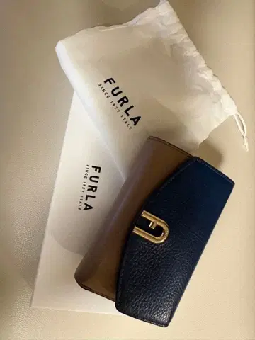 FURLA 3단 폴더형 지갑