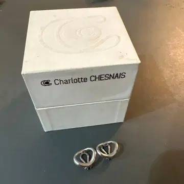 Charlotte CHESNAIS 실버 하트형 이어커프 박스 포함
