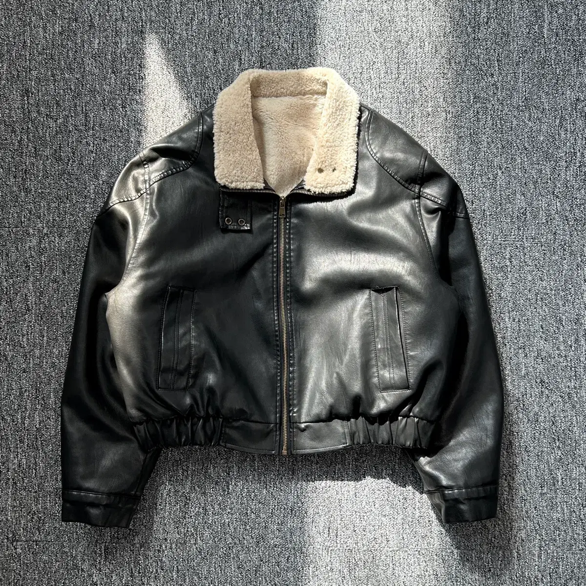 Rough Neck Washed Leather Mustang Jacket on Bunjang Global Site.