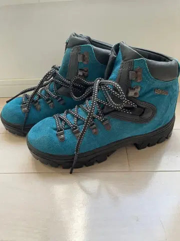 BORGER 프라나부츠 보거