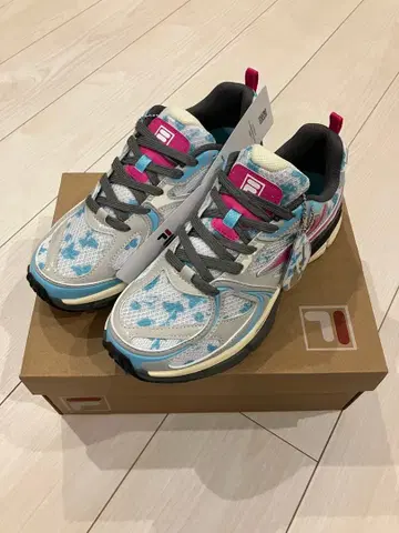 하츠네 미쿠 x FILA INTERUN v2 하츠네 미쿠