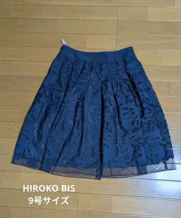 HIROKO BIS 네이비 플레어 스커트 오간자 꽃무늬 자수 무릎 기장