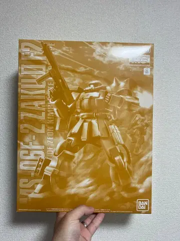 MG 1/100 자쿠 II F2형 (킴바라이트 기지 사양)