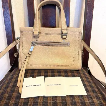 미사용에 가까운 MARC JACOBS 베이지 숄더백
