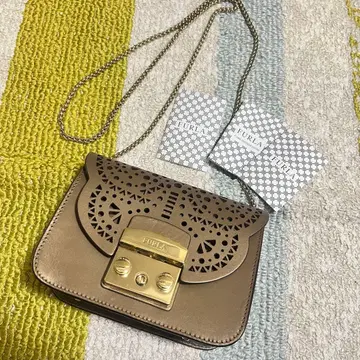 FURLA 컷 아웃 디자인 숄더백 메트로폴리스