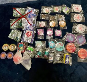 계속 한밤중이면 좋을 텐데 가챠 캔뱃지 키링 묶음 판매