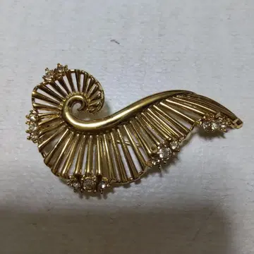 니나리치 빈티지 브로치