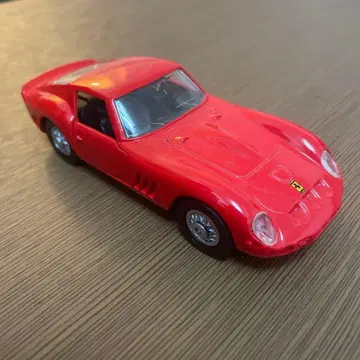 MAISTO FERRARI 250 GTO 1/38