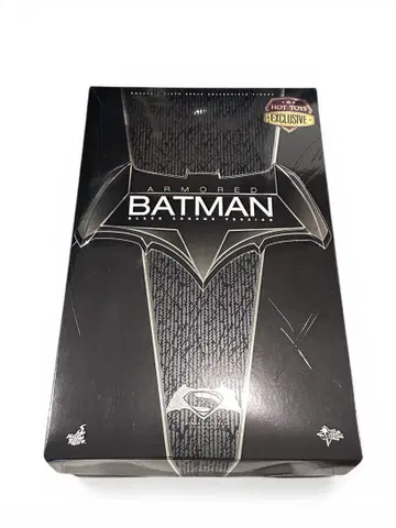 [일본 국내 500체 한정판] 아머드 배트맨 블랙 크롬판 핫토이즈