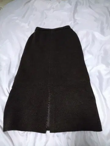 ROSEBOUQUET 다크 브라운 니트 타이트 스커트 슬릿 포함