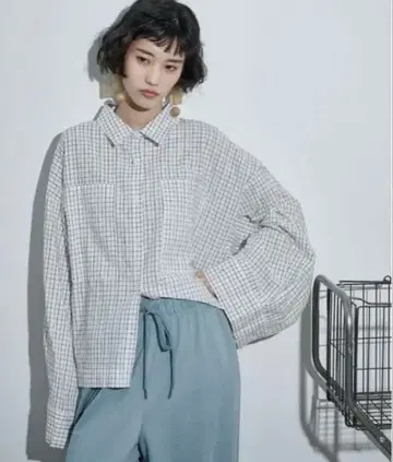 THE YOn 슈퍼 와이드 슬리브 박스 셔츠