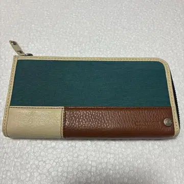 MOUSTACHE (무스타슈) 장지갑, 거의 미사용