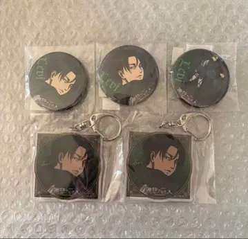 진격의 거인 카모루 복권 캔뱃지 아크릴 키링 리바이