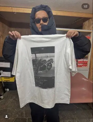 IO POPUP 한정판 T셔츠 HONEY FITZ VALLAD