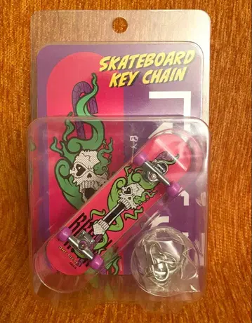 RofJ 스케이트보드 키체인 원피스 브룩