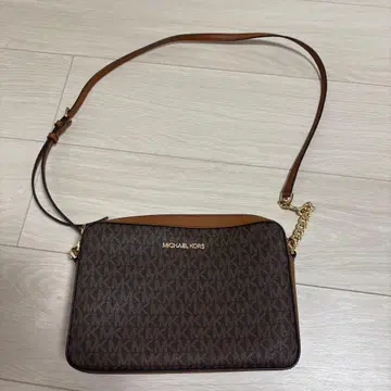 MICHAEL KORS 로고 숄더백 모노그램 브라운
