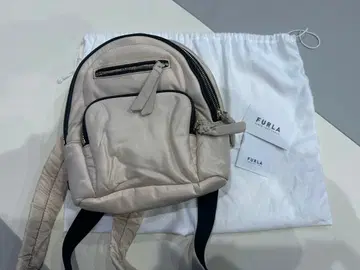 미사용 새상품 FURLA 백팩 바닥 있음