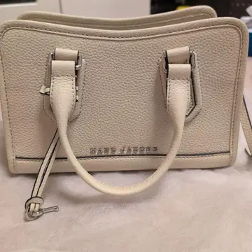 MARC JACOBS 화이트 토트백