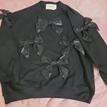 리본 맨투맨 Narcissus