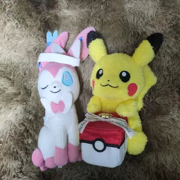 피카츄와 니피아 봉제 인형 세트