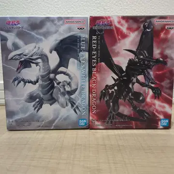 유희왕 듀얼몬스터즈 피규어 푸른 눈의 백룡 붉은 눈의 흑룡