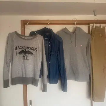 챔피온 트레이닝복, 후드티, 자라 셔츠, 치노 팬츠 4점