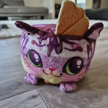 냉장고에서 Wow! 후루후와 Wow! 빵비나 멜티 아이스 봉제 인형만