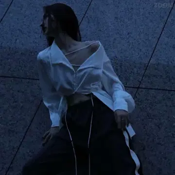 melt the lady 스트랩 블라우스 White