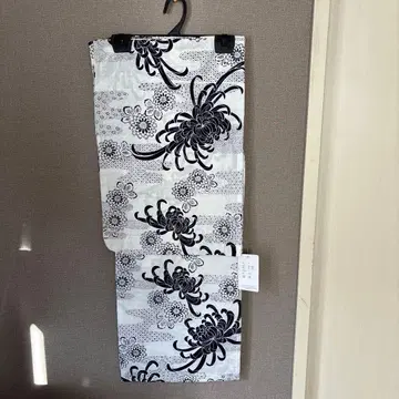 utatane 화이트 베이스에 고전 난국 유카타 단품