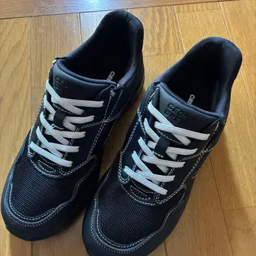 CEDAR CREST 블랙 스니커즈