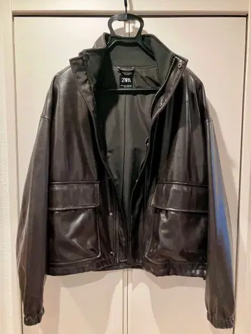 ZARA 페이크 레더 자켓