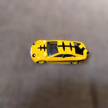 호랑이 디자인의 옐로우 컬러 미니카 시마지로