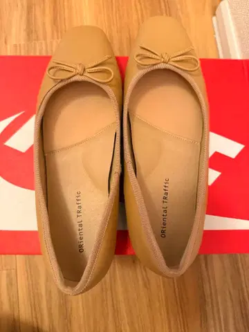 오리엔탈 트래픽 베이지 발레 슈즈