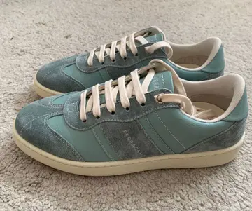 페라가모 스니커즈