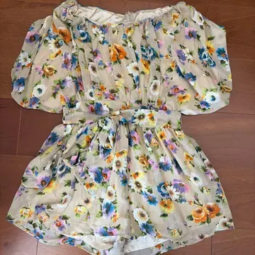 DaTuRa 꽃무늬 올인원 베이지