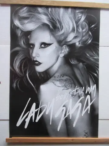 레이디 가가 본 디스 웨이 포스터