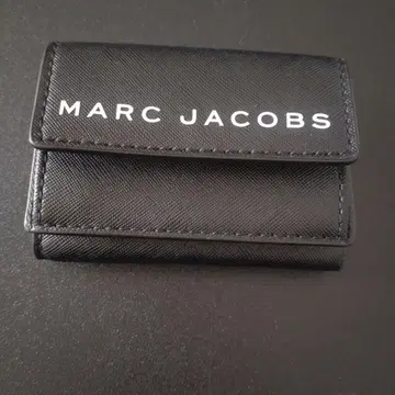 MARC JACOBS 3단 폴더형 지갑 블랙