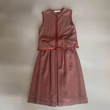 WORLD COORDINATE 빨간색 계열 스커트 셋업