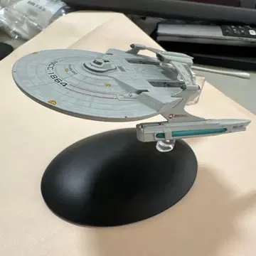 데아고스티니 OSC U.S.S. 라이언트 NCC-1864
