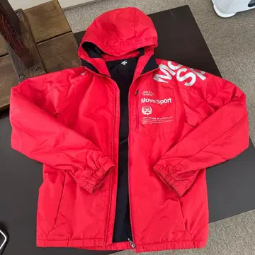 Movesport 후드 부착 레드 자켓