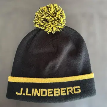 J.LINDEBERG 폼폼 포함 니트 모자