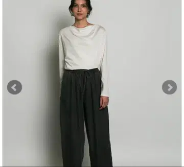 SUGARROSE (슈가 로즈)의 텐셀 데님 턱 팬츠