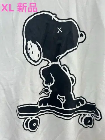 UNIQLO KAWS 스누피 스케이트보드 맨투맨 새상품 XL