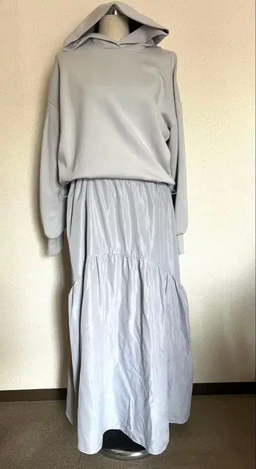 emmi 후드 부착 담청색 후디 원피스