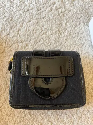 티라 마르치 블랙 이단 접이식 지갑