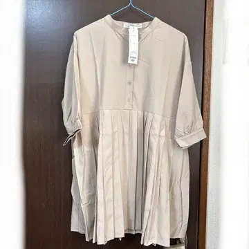 레이 카즌 쉬폰 반팔 블라우스 미사용 새상품