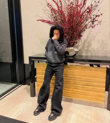 Helix & who_want_it 플레어 데님 Kohjiya 착용