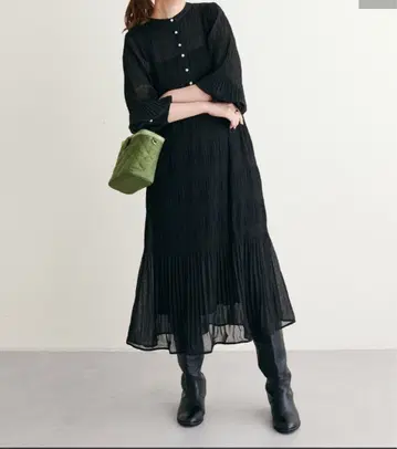 내추럴 쿠튀르 마조리카 플리츠 펄 버튼 원피스 블랙