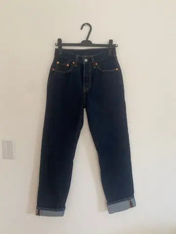 [거의 미사용] 리바이스 501 여성용 W24 L30 스트레이트 데님