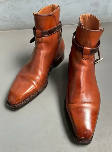 Santoni 브라운 가죽 부츠 한정판